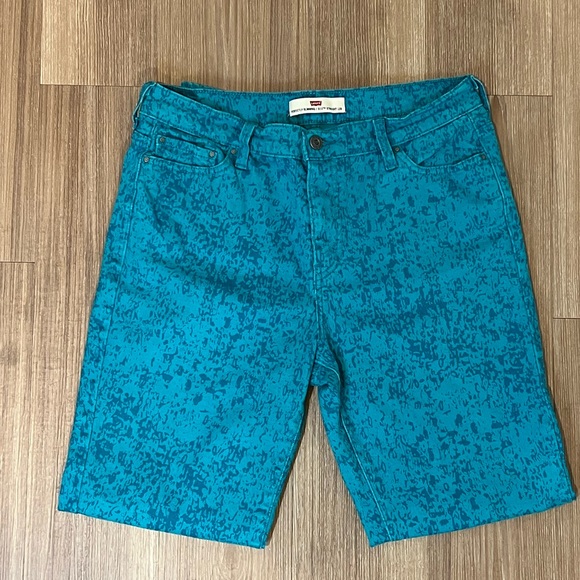 Levi’s Women Perfectly Slimming 512 Straight Leg - Picture 7 of 7